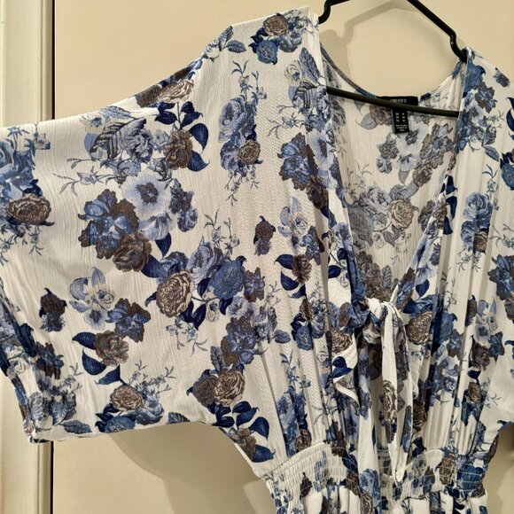 Floral Print Front Tie Cut Out Romper - Picture 5 of 9